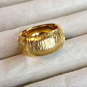 Gold Textured Ring Size 6